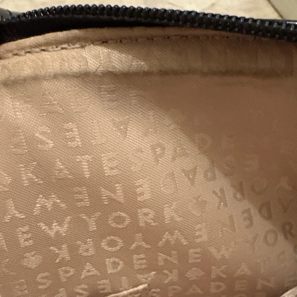 Kate Spade Glossy Black Circle and Spade Pattern Tote Bag w/ callouts - Picture 13 of 16